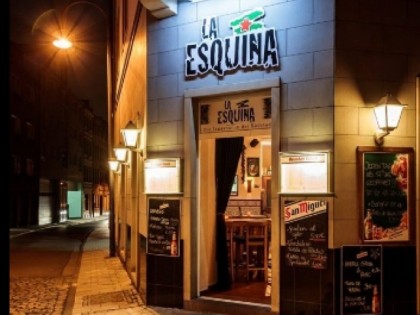 Photo: La Esquina